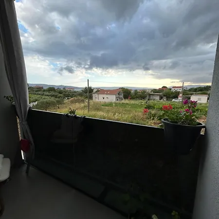 Megi Sea View Apartment Kastela